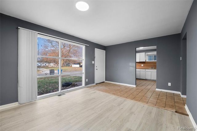 26051 Lehigh Street, Inkster, MI 48141