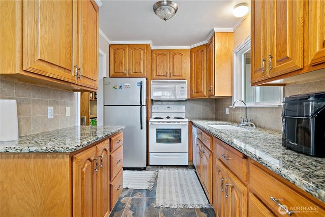 111 E Cindy Road, Centralia, WA 98531