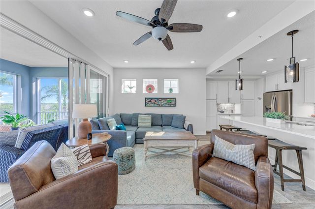 383 ARUBA CIRCLE 203, Bradenton, FL 34209