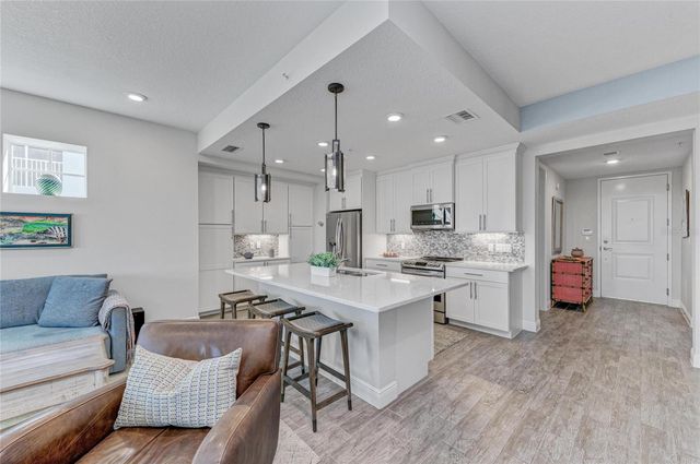 383 ARUBA CIRCLE 203, Bradenton, FL 34209