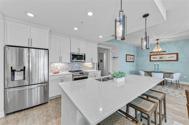 383 ARUBA CIRCLE 203, Bradenton, FL 34209