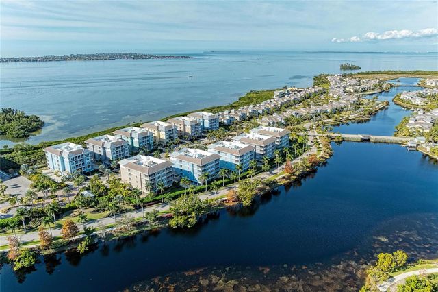 383 ARUBA CIRCLE 203, Bradenton, FL 34209