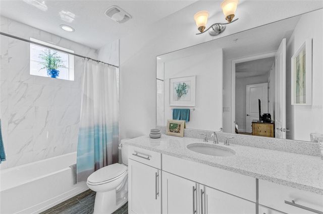 383 ARUBA CIRCLE 203, Bradenton, FL 34209