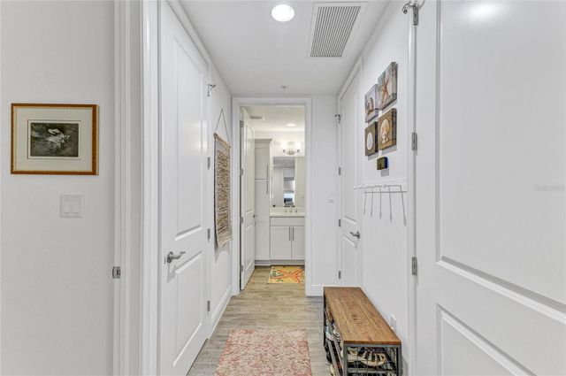 383 ARUBA CIRCLE 203, Bradenton, FL 34209