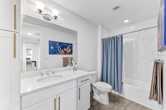 383 ARUBA CIRCLE 203, Bradenton, FL 34209