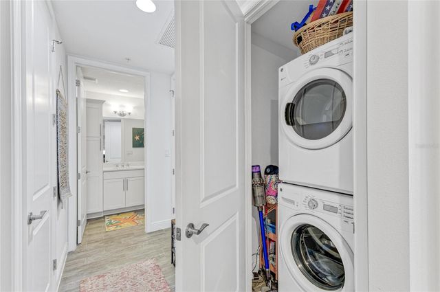 383 ARUBA CIRCLE 203, Bradenton, FL 34209