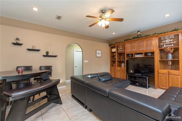 2802 S Pecan Boulevard, Donna, TX 78537