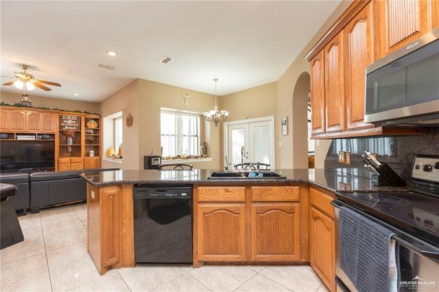 2802 S Pecan Boulevard, Donna, TX 78537