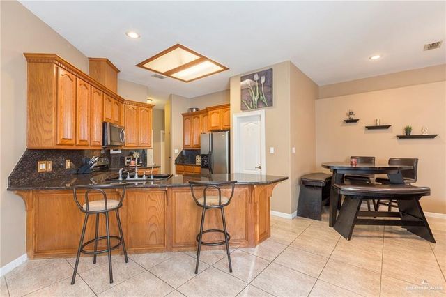 2802 S Pecan Boulevard, Donna, TX 78537