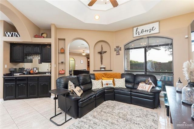 2802 S Pecan Boulevard, Donna, TX 78537