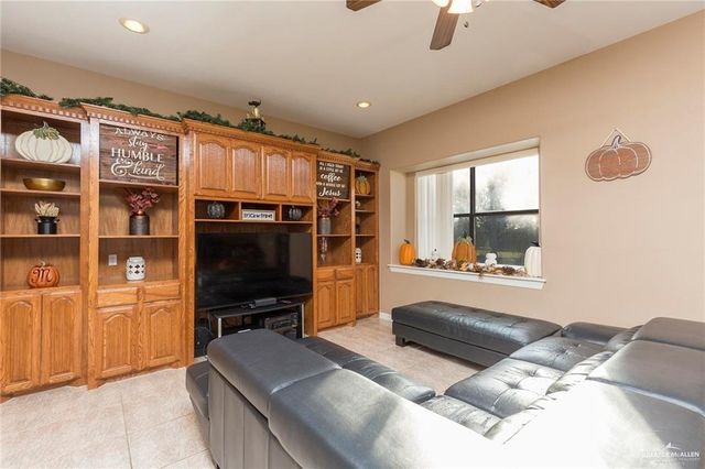 2802 S Pecan Boulevard, Donna, TX 78537