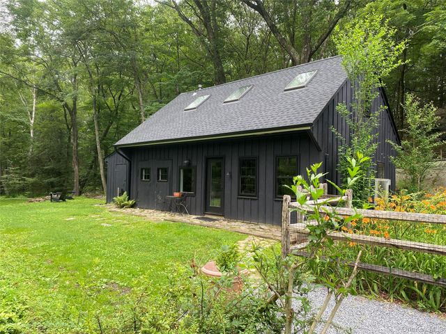 35 Old Snake Hill Road, Pound Ridge, NY 10576