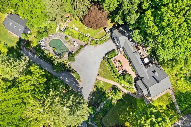 35 Old Snake Hill Road, Pound Ridge, NY 10576