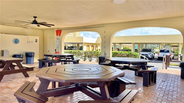 4750 COVE CIRCLE 107, St Petersburg, FL 33708