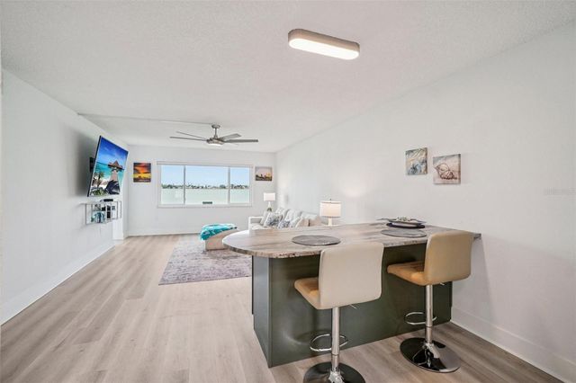 4750 COVE CIRCLE 107, St Petersburg, FL 33708