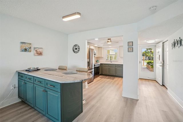 4750 COVE CIRCLE 107, St Petersburg, FL 33708