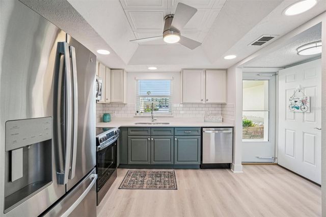 4750 COVE CIRCLE 107, St Petersburg, FL 33708