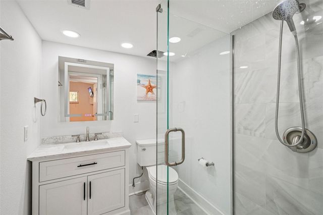 4750 COVE CIRCLE 107, St Petersburg, FL 33708