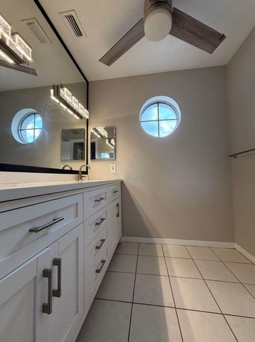 2220 Bering Drive 12, Houston, TX 77057