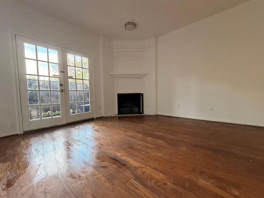 2220 Bering Drive 12, Houston, TX 77057