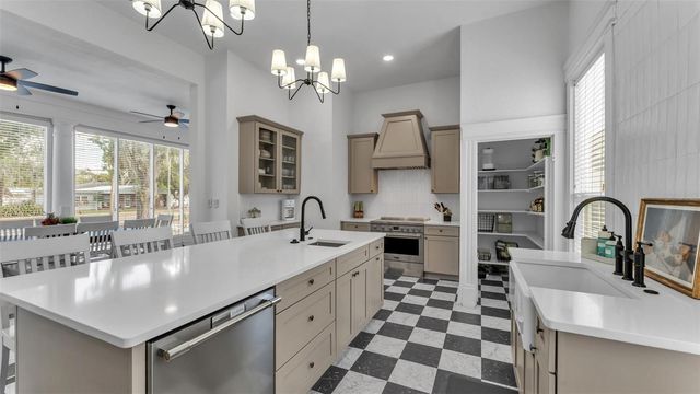 555 E STANFORD STREET, Bartow, FL 33830