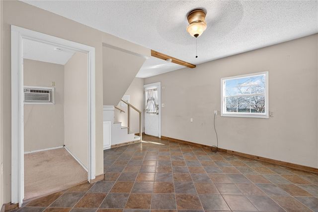 5752 Mockingbird Ln, Mathis, TX 78368