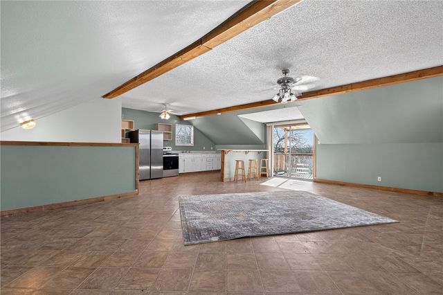 5752 Mockingbird Ln, Mathis, TX 78368