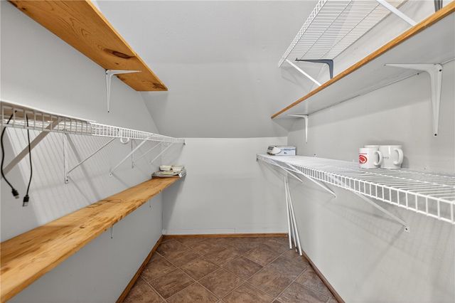 5752 Mockingbird Ln, Mathis, TX 78368