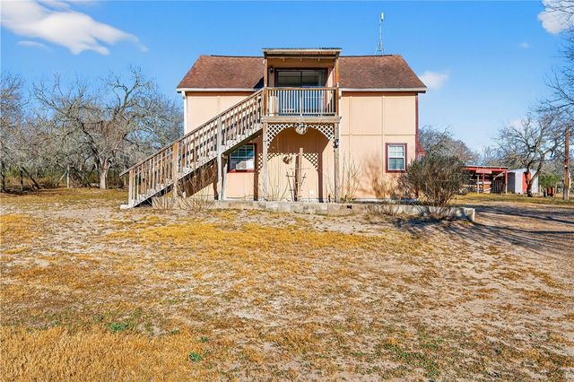 5752 Mockingbird Ln, Mathis, TX 78368