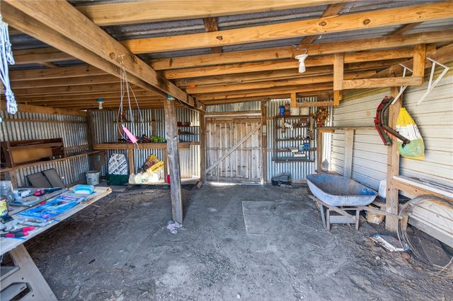 5752 Mockingbird Ln, Mathis, TX 78368