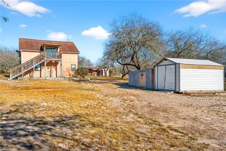 5752 Mockingbird Ln, Mathis, TX 78368
