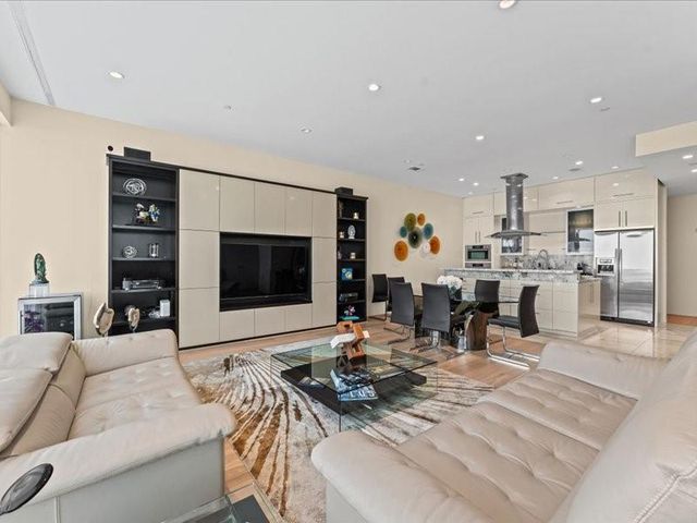1600 Post Oak Boulevard 1304, Houston, TX 77056