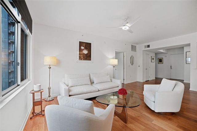 54 Rainey ST 1018, Austin, TX 78701