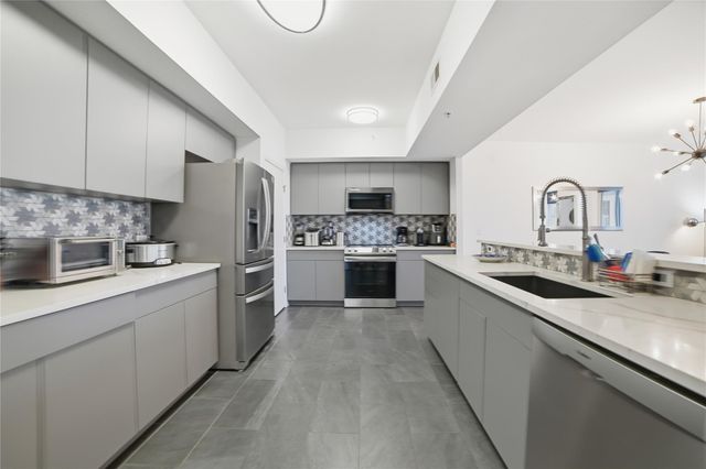 54 Rainey ST 1018, Austin, TX 78701