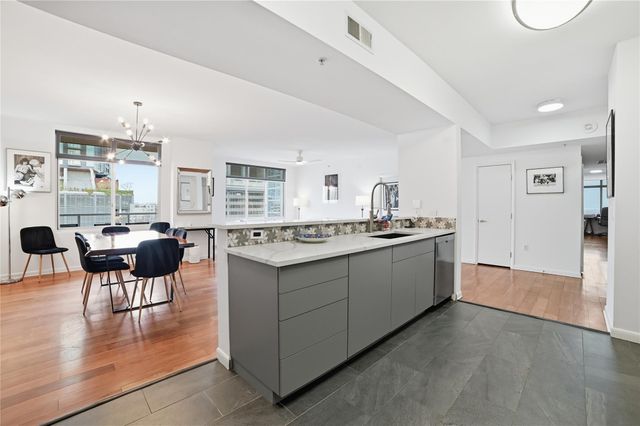 54 Rainey ST 1018, Austin, TX 78701