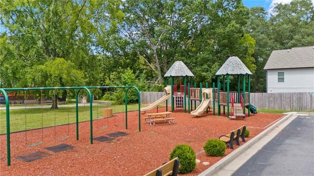 172 Herring Drive, Hoschton, GA 30548