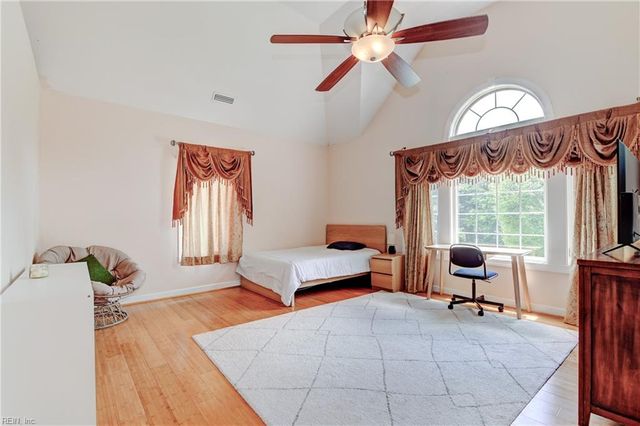 872 Sandoval DR, Virginia Beach, VA 23454