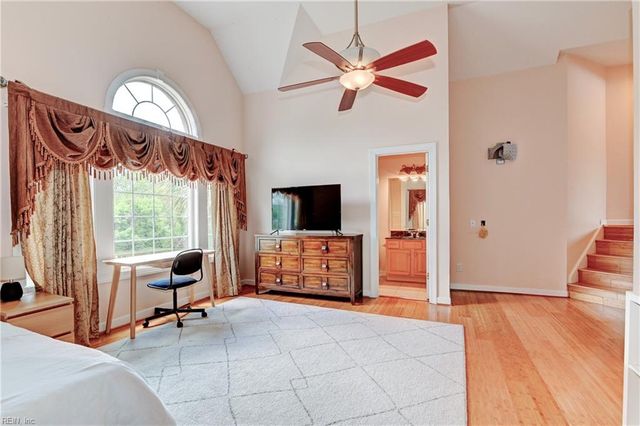 872 Sandoval DR, Virginia Beach, VA 23454