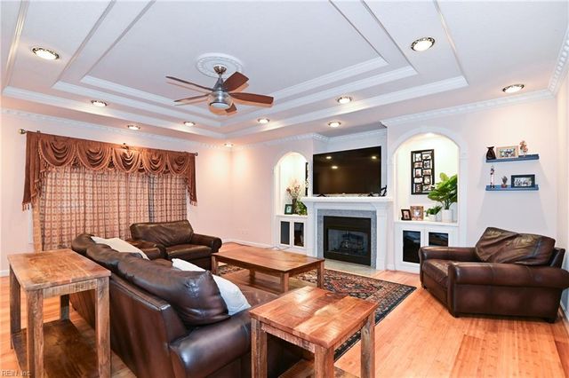 872 Sandoval DR, Virginia Beach, VA 23454