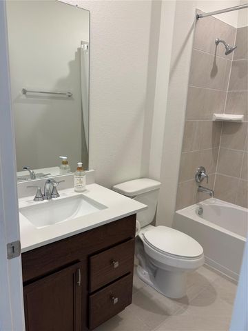 817 Imperial Loop, Alvin, TX 77511