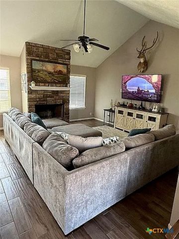 809 Buttercup Drive, Edna, TX 77957