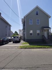 31 Russell St, West Springfield, MA 01089