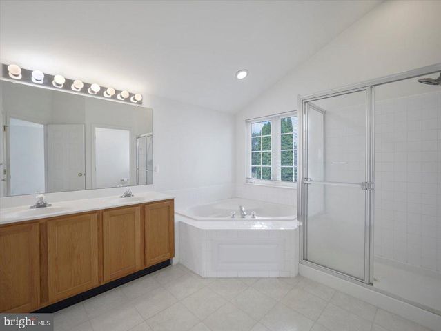 1721 DEARBOUGHT DR, Frederick, MD 21701
