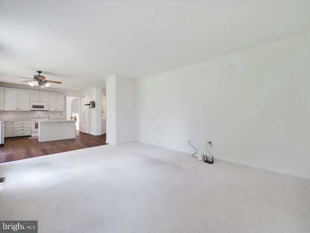 1721 DEARBOUGHT DR, Frederick, MD 21701