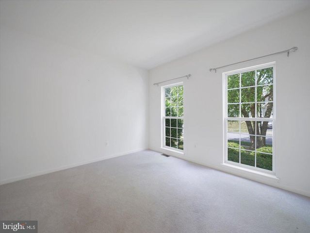 1721 DEARBOUGHT DR, Frederick, MD 21701