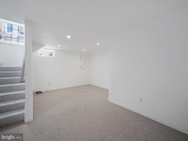 1721 DEARBOUGHT DR, Frederick, MD 21701