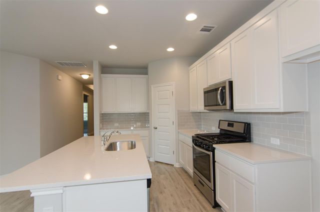 905 Olive Creek DR, Georgetown, TX 78633