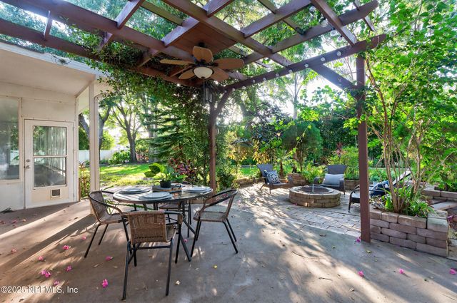 701 VIOLET Place, St. Johns, FL 32259