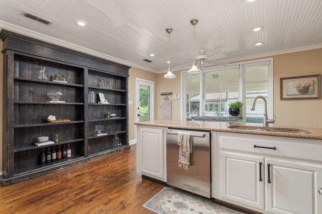 203 E Umphress Street, Van Alstyne, TX 75495