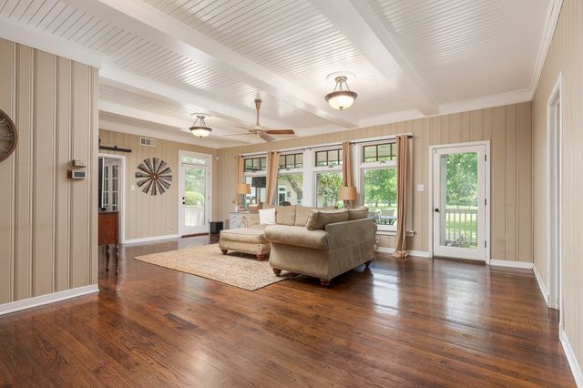 203 E Umphress Street, Van Alstyne, TX 75495
